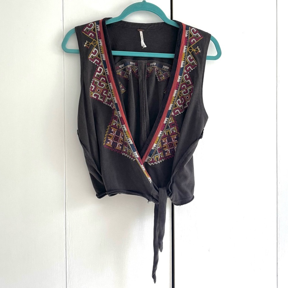 Free People Aztec Print Faux Wrap Sleeveless Crop Top in Washed Gray Size Small